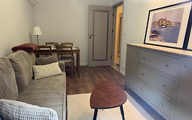 Apartament - Mieszkanie przy Centrum Zdrowia Dziecka - Warszawa Międzylesie - Dzięcieliny 15